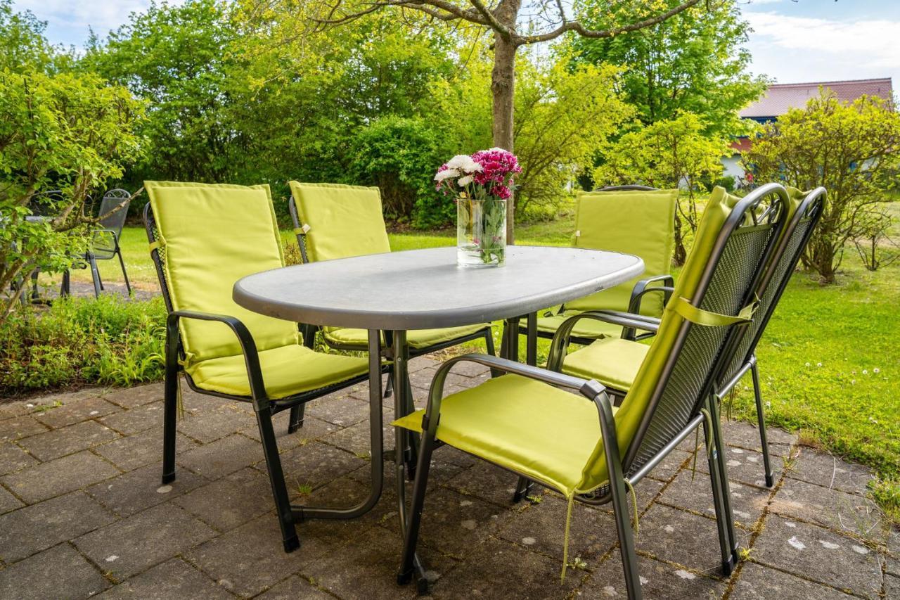 Feriendorf Rugana - Budget Appartement Mit 2 Schlafzimmern Und Terrasse A26 Dranske Exterior foto